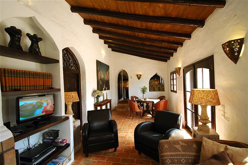 Quinta Canine l Atmospheric place with a beautiful garden
